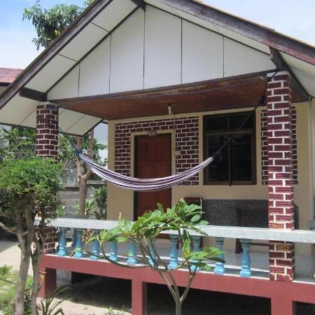 Charung Beach Haad Rin Esterno foto