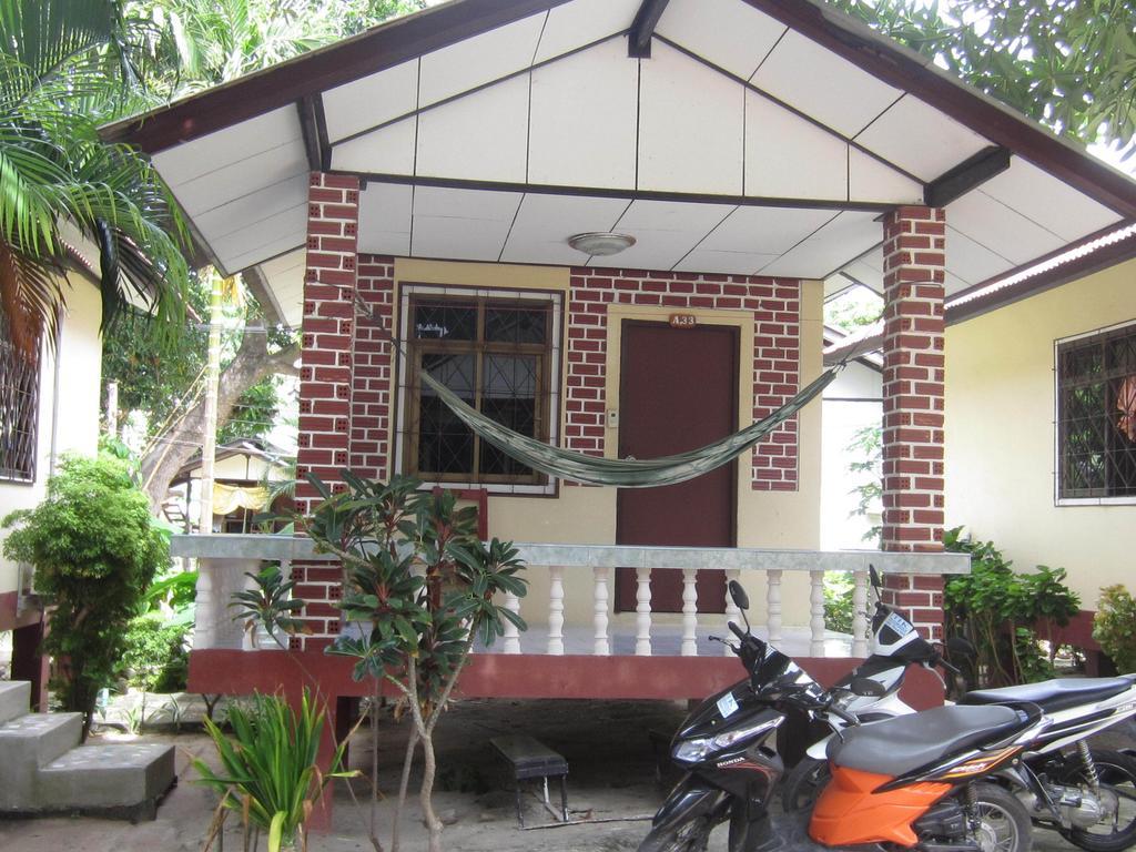 Charung Beach Haad Rin Esterno foto