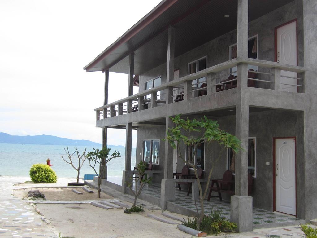 Charung Beach Haad Rin Esterno foto